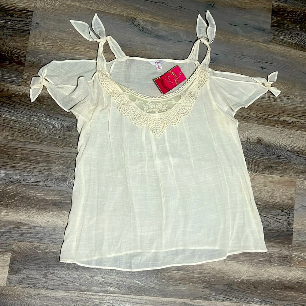 Cute Candie’s BoHo style flowy tank top.